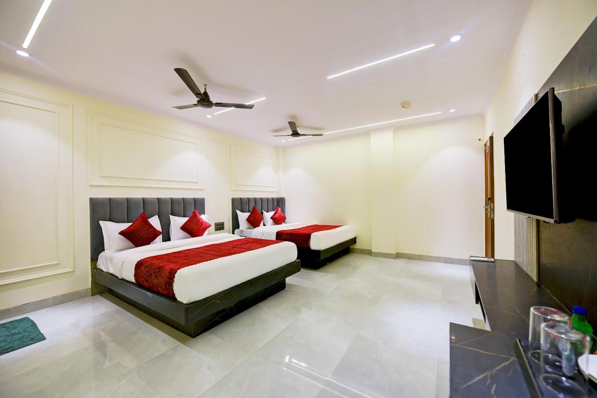 Hotel Surya Plaza Νέο Δελχί Εξωτερικό φωτογραφία