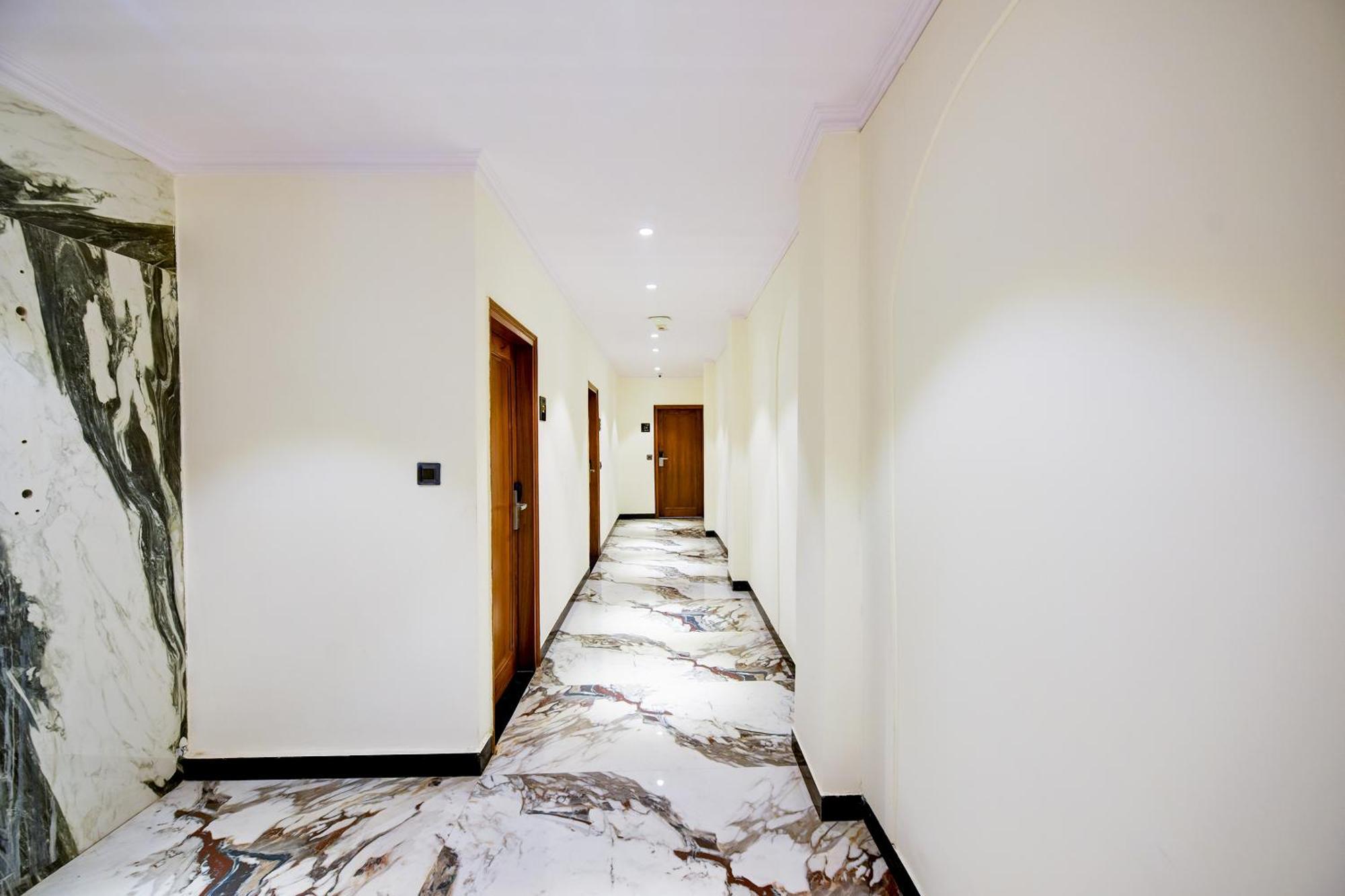 Hotel Surya Plaza Νέο Δελχί Εξωτερικό φωτογραφία