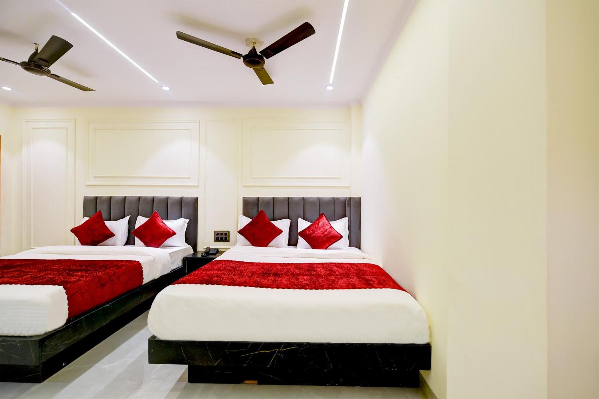 Hotel Surya Plaza Νέο Δελχί Εξωτερικό φωτογραφία