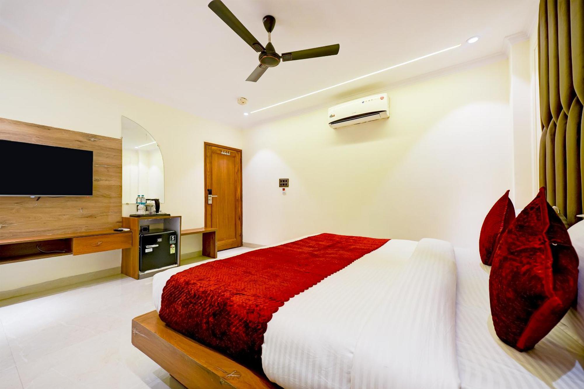 Hotel Surya Plaza Νέο Δελχί Εξωτερικό φωτογραφία