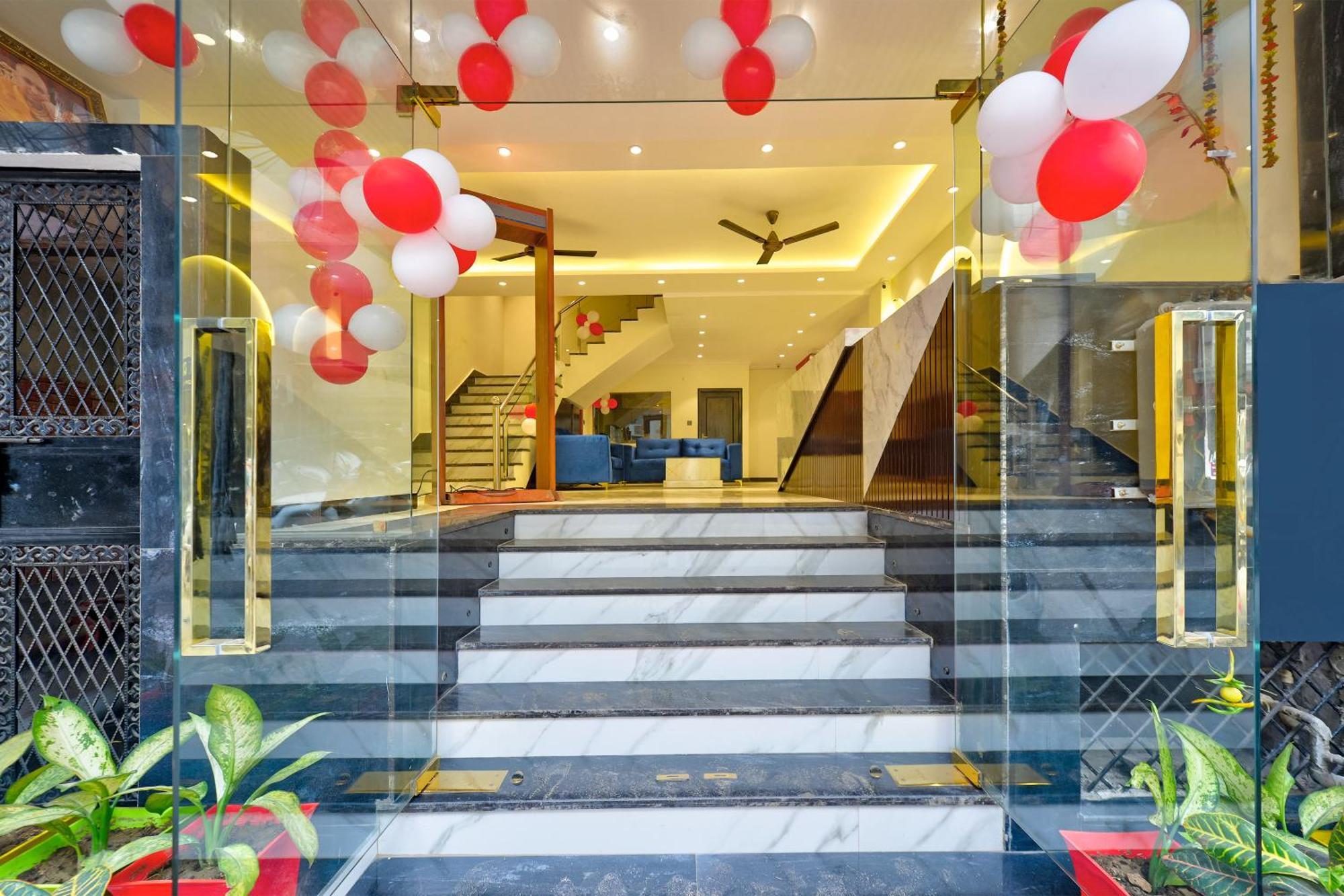 Hotel Surya Plaza Νέο Δελχί Εξωτερικό φωτογραφία