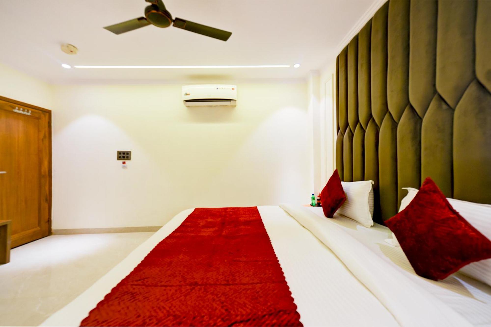 Hotel Surya Plaza Νέο Δελχί Εξωτερικό φωτογραφία