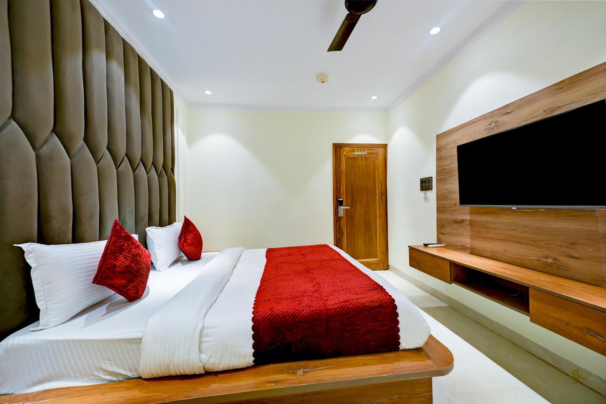 Hotel Surya Plaza Νέο Δελχί Εξωτερικό φωτογραφία
