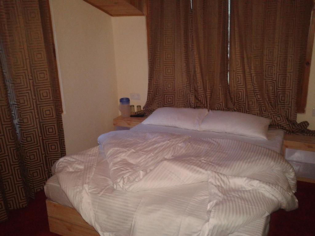 Hotel Surya Plaza Νέο Δελχί Εξωτερικό φωτογραφία